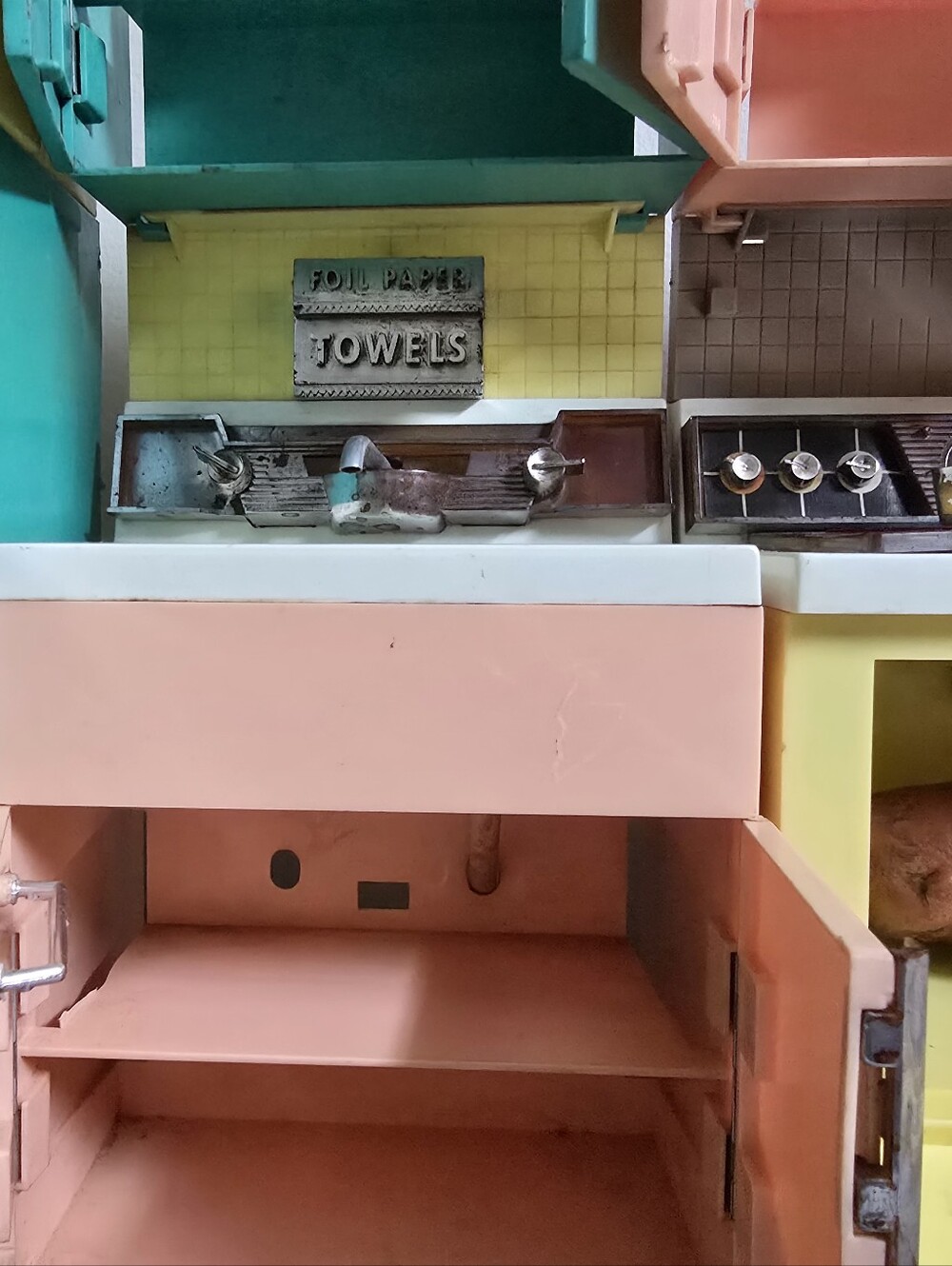 DeLux Reading 1960s Vintage Toy Dream Kitchen Set - Picture 5 of 16